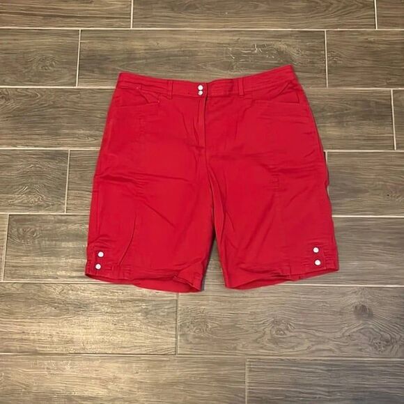 Karen Scott - Red Bermuda Short - Picture 1 of 3